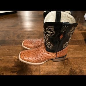 Men’s ostrich cowboy boots